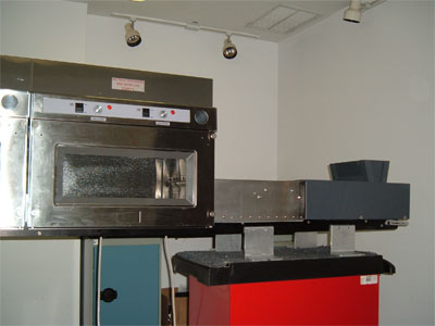 bench top microwave conveyor